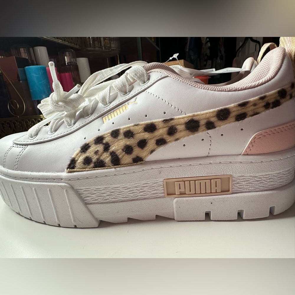 Puma Women's White and Light Pink Sneakers - Picture 3 of 11
